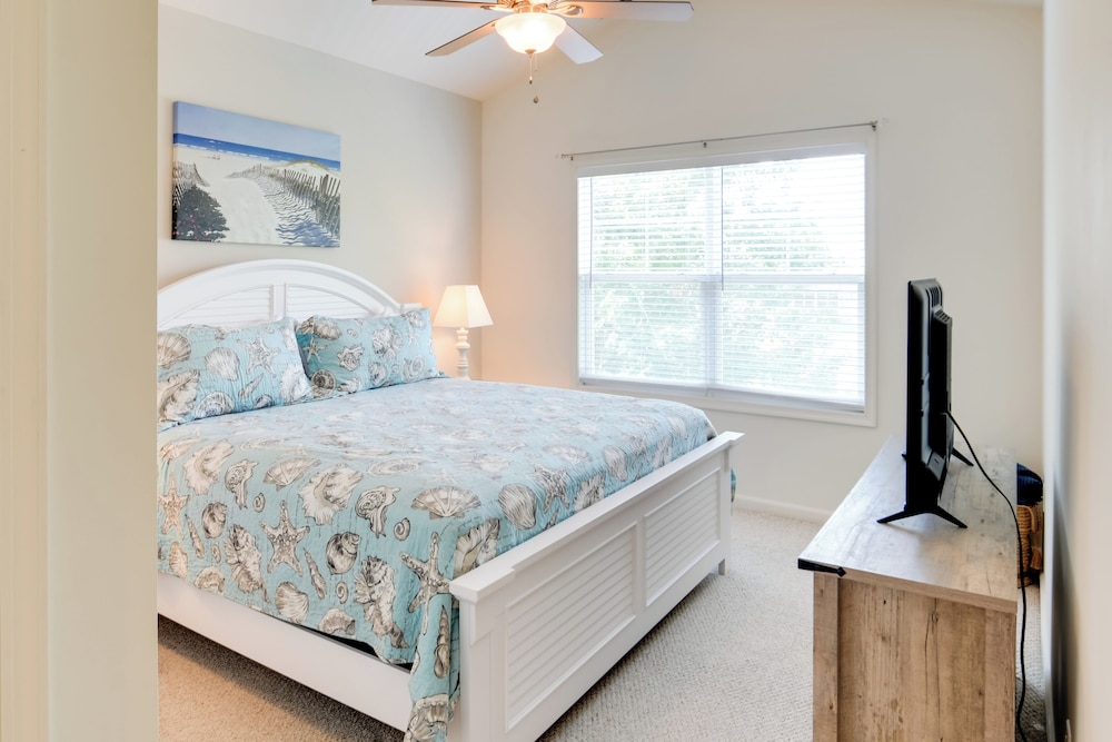4 Mi to Beach: Lewes Townhome w Ping pong Table — Rehoboth Beach — photo 2