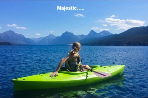 Soft Sunsets and Still Water at Flathead Condo — 4-Star Luxury Hotel in Polson, United States