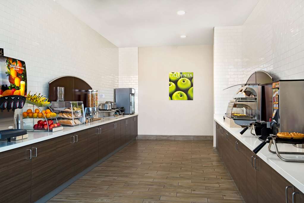 La Quinta Inn & Suites by Wyndham Page at Lake Powell - photo 13