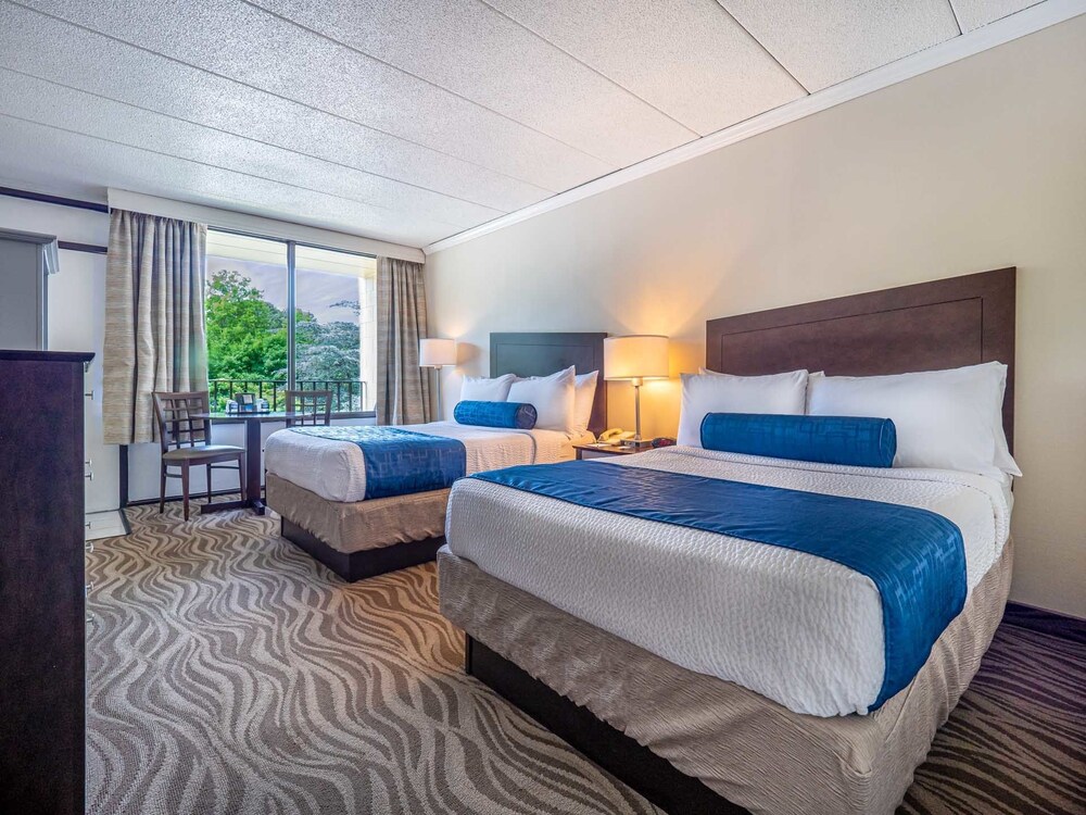 The Breakers Hotel & Suites - photo 18