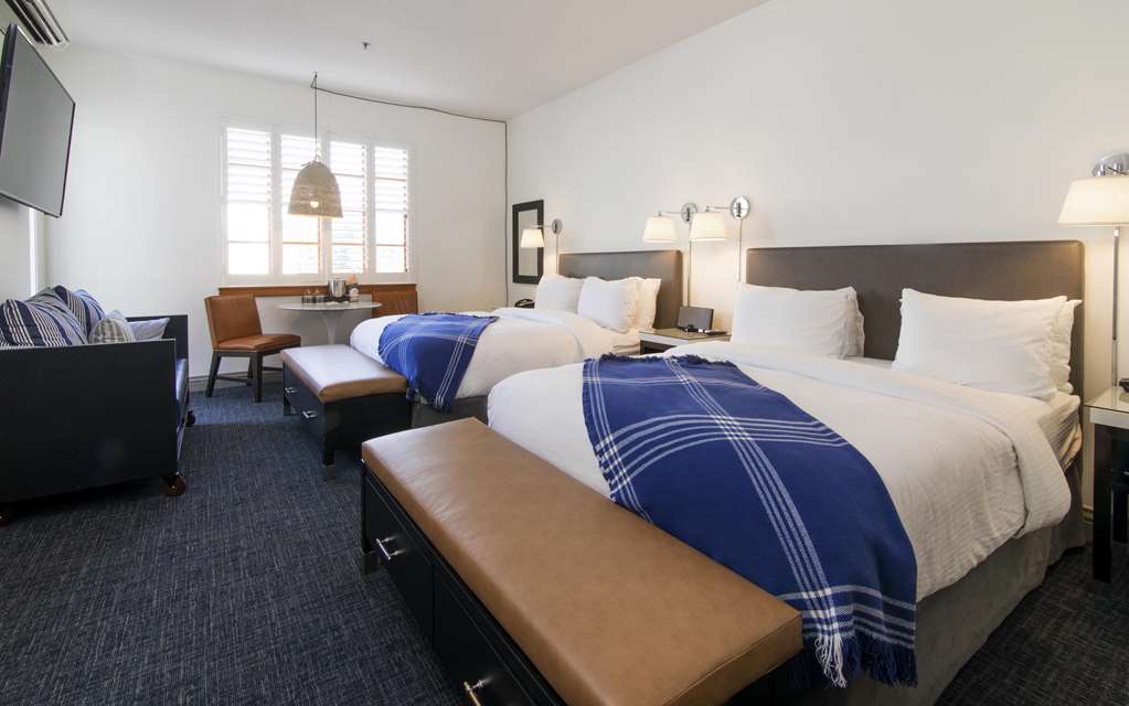 Waters Edge Hotel - photo 19