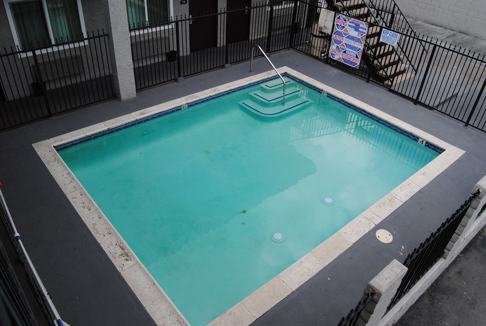 La Puente Inn Motel - photo 55