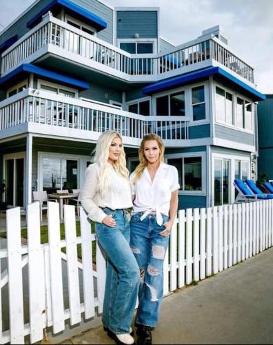 90210 Beach House Lower Unit — 4-Star Luxury Hotel in Hermosa Beach, United States
