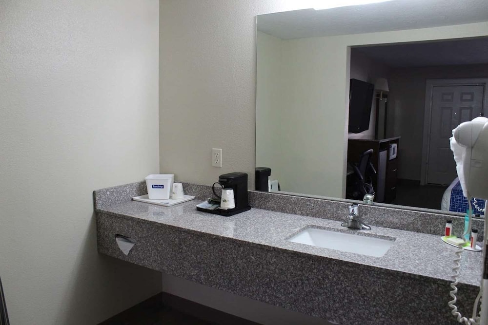 Travelodge by Wyndham Cedar City - photo 26