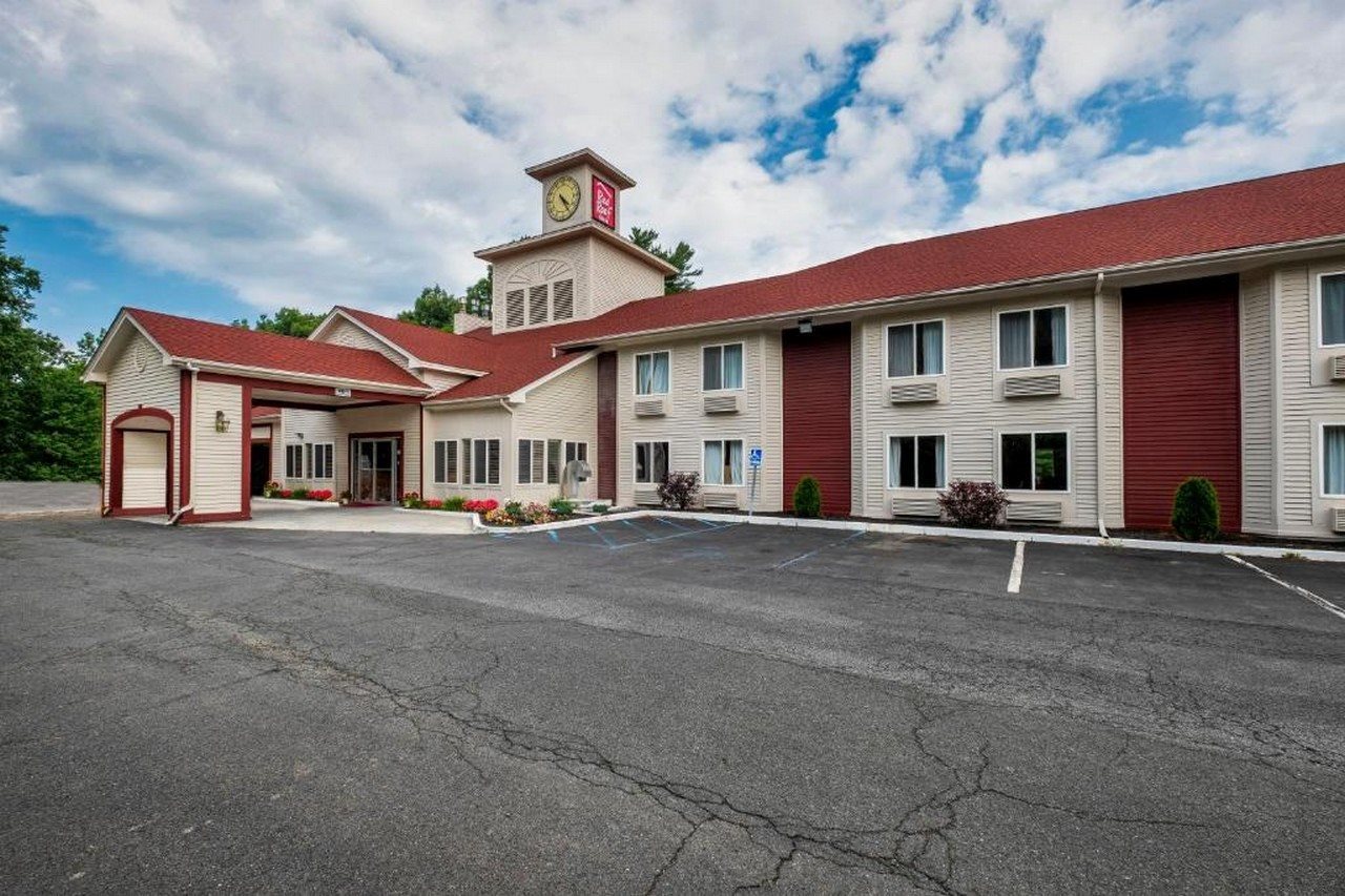 Red Roof Inn Clifton Park — Albany