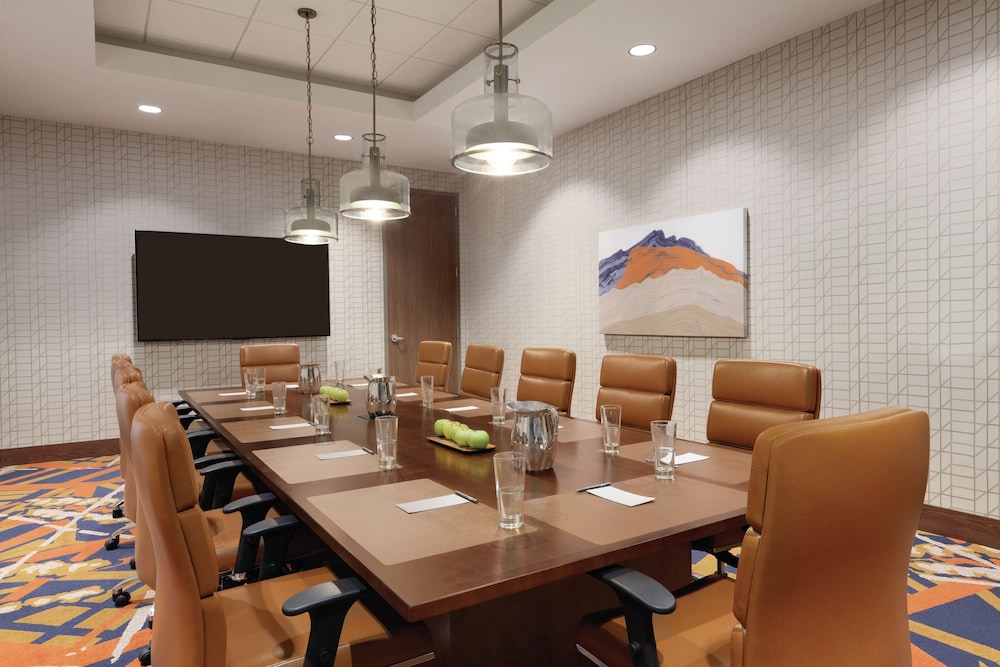 Embassy Suites Hilton South Jordan Salt Lake City - photo 42