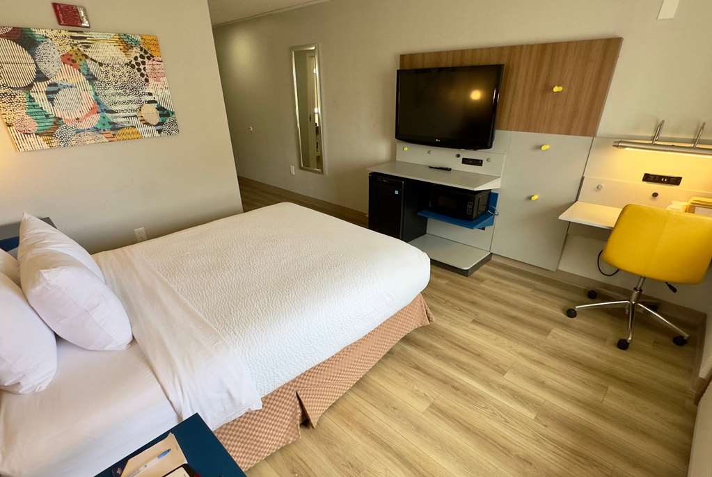 Microtel Inn & Suites by Wyndham Denver Airport - photo 4