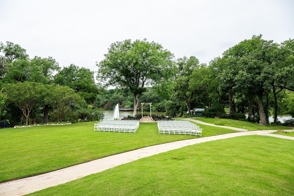 Hilton DFW Lakes Executive Conference Center - photo 85
