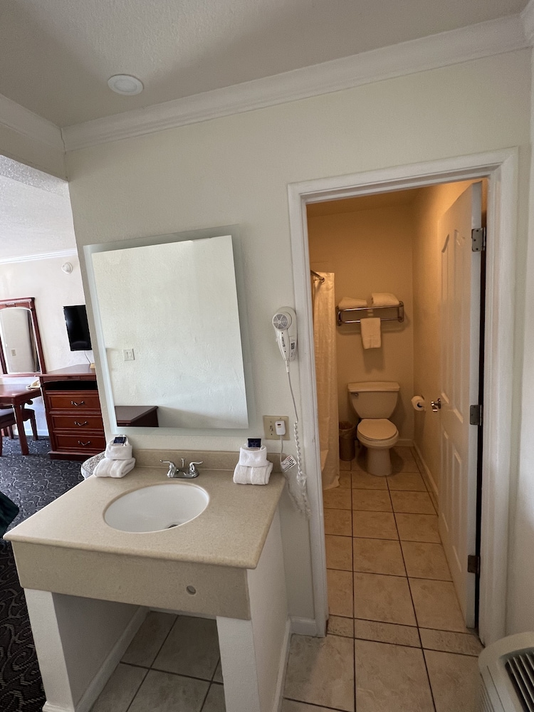 Americas Best Value Inn Hanford - photo 13