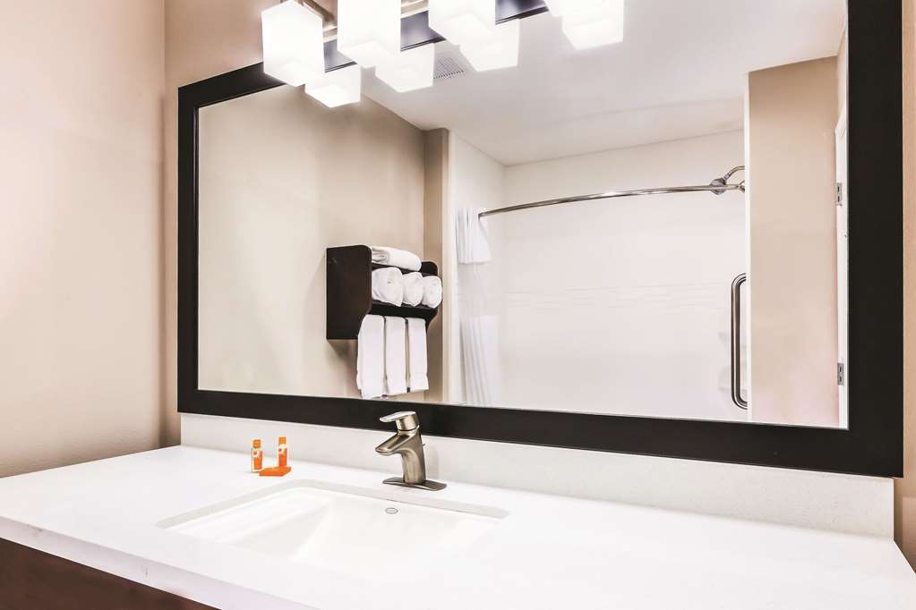 La Quinta Inn & Suites by Wyndham Rockport Fulton - photo 22