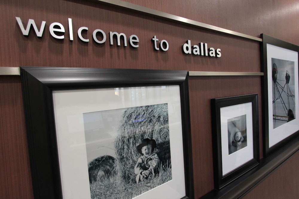 Hampton Inn & Suites Dallas Market Center - photo 2