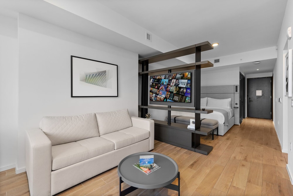 High Floor Studio with Incredible Views Miami — 4-Star Luxury Hotel in Miami, United States