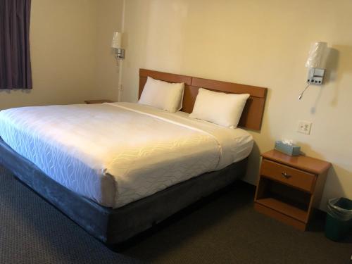 Monticello Motel - photo 36