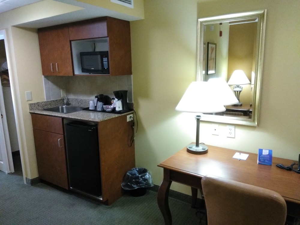 Baymont by Wyndham Clinton - photo 9