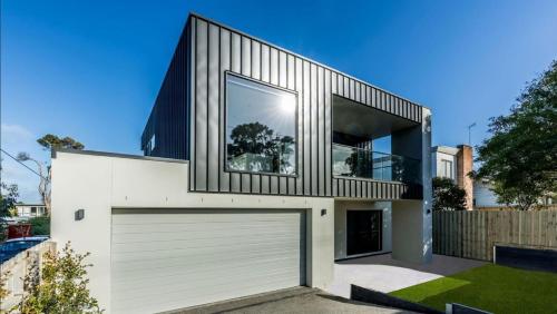 Luxury on Bayview Wifi Linen included — 4-Star Luxury Hotel in Inverloch, Australia