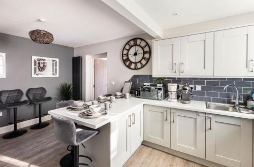 Luxury House 4 Ensuite Bedrooms Free Parking Wifi — 4-Star Luxury Hotel in Oxford, United Kingdom