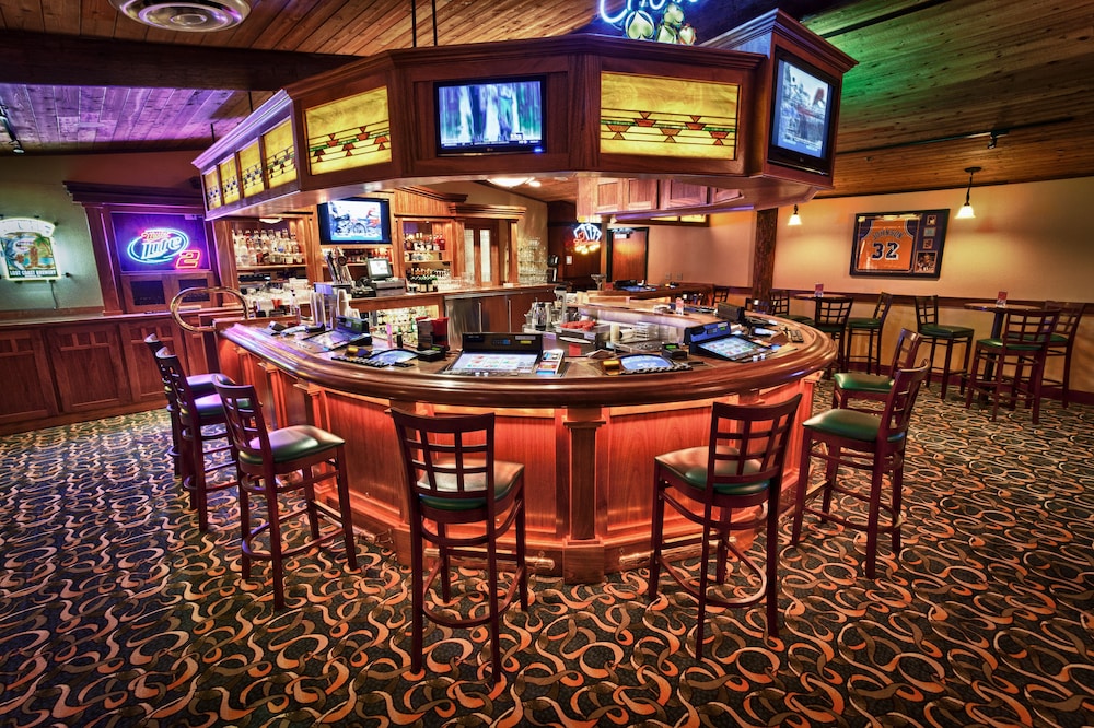 Lucky 7 Casino & Hotel Howonquet Lodge - photo 45