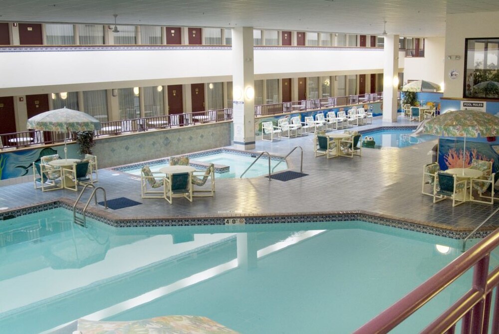 Best Western Plus Wausau Tower Inn - photo 21