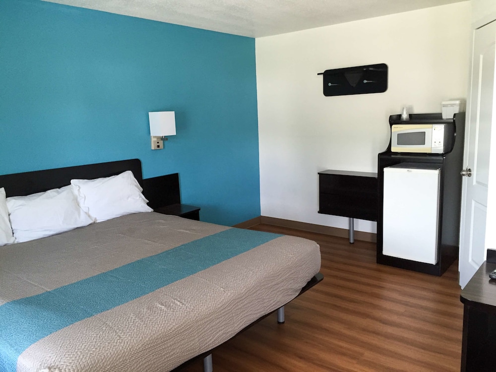 Motel6 Prairie Du Chien WI - photo 22