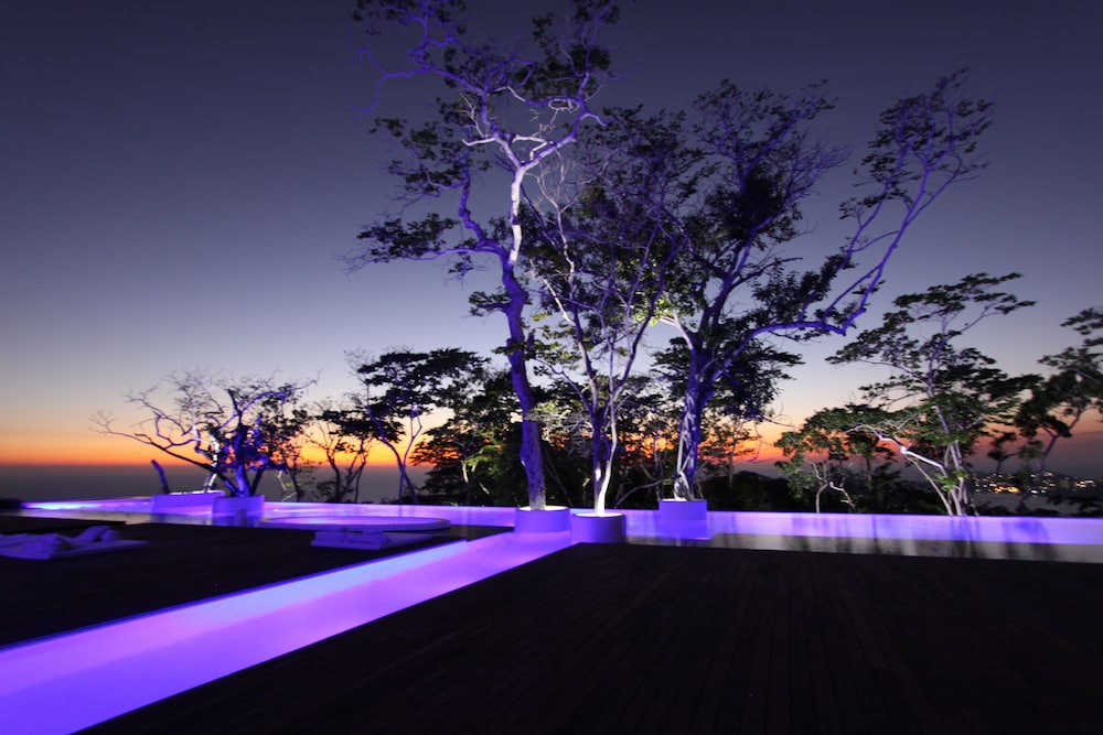Infinity pool