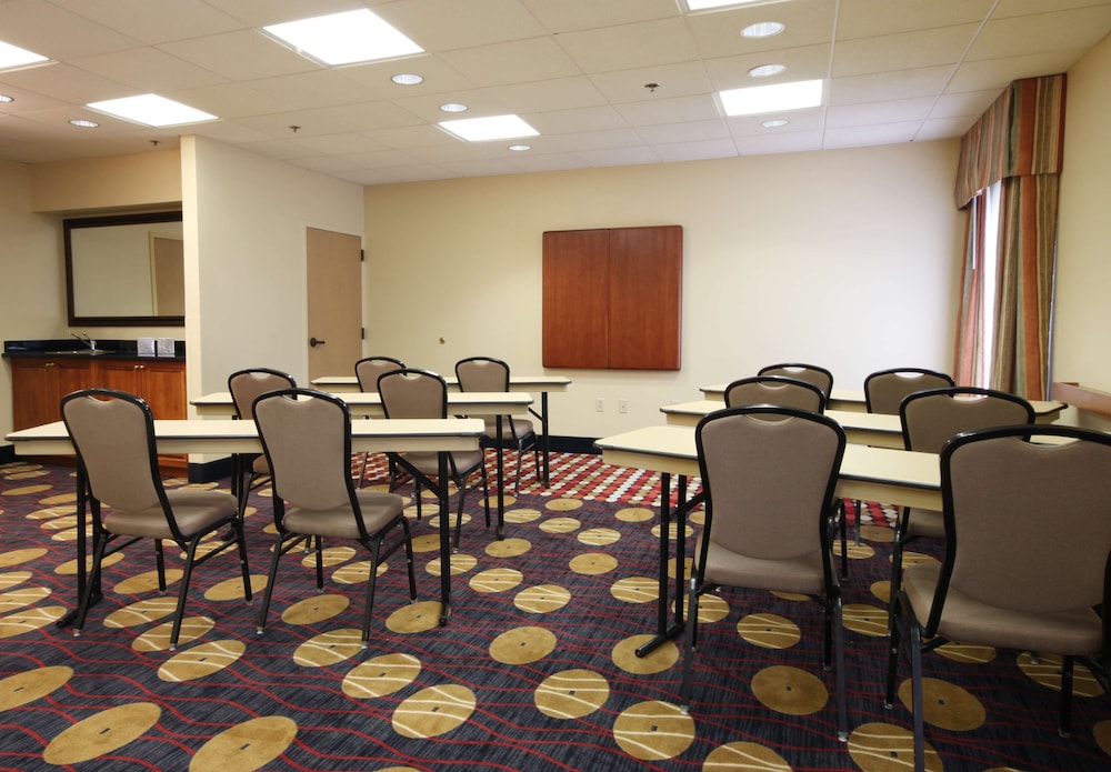 Hampton Inn Champaign Urbana - photo 71
