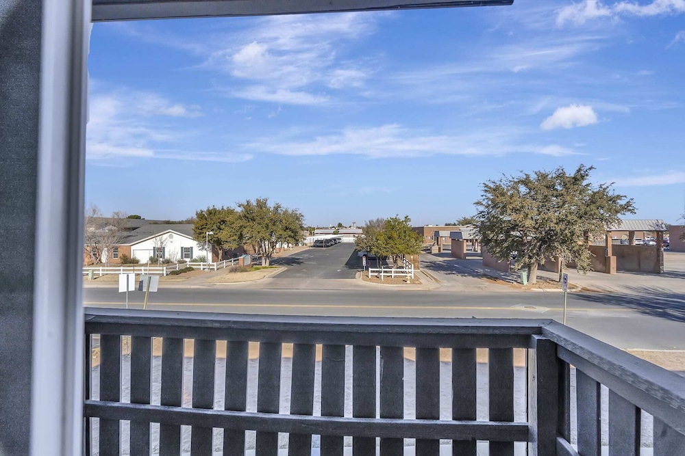 Relaxing Quaint 1BR in Heart of Midland - photo 52