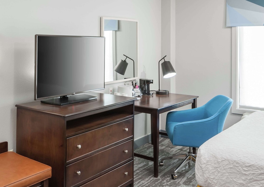 Hampton Inn & Suites Miami Doral Dolphin Mall - photo 10