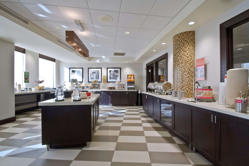 Hampton Inn & Suites Columbus Downtown - photo 55