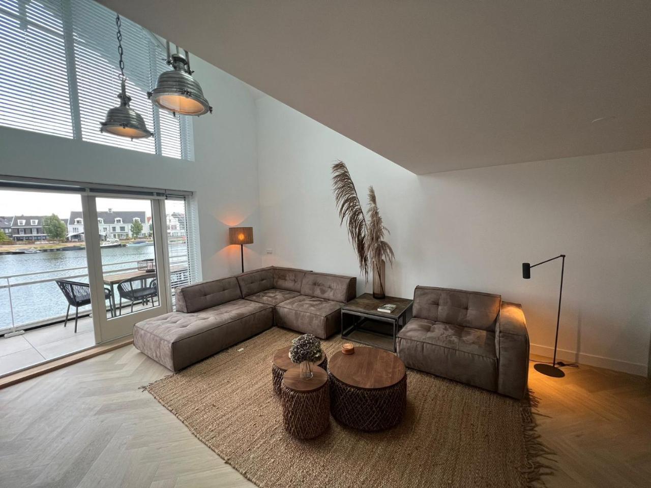 Schitterende Water Loft Hartje Centrum Harderwijk — 4-Star Luxury Hotel in Harderwijk, Netherlands