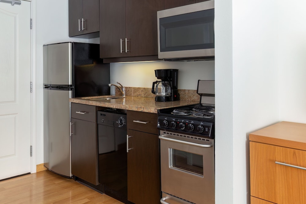 TownePlace Suites Erie - photo 17