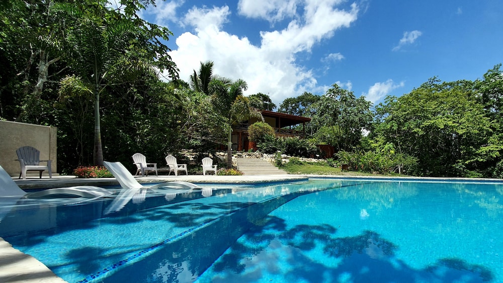 Vanilla Hills Resort in San Ignacio, Belize