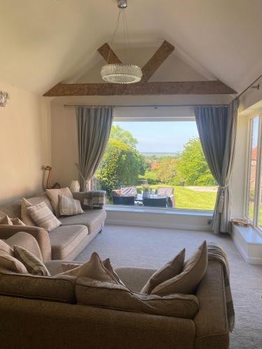 Holly Cottage — 4-Star Luxury Hotel in None, United Kingdom
