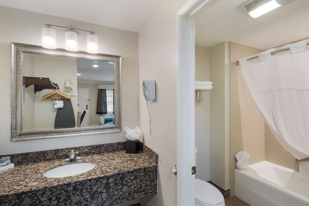Best Western Woodland Hills Inn - photo 30