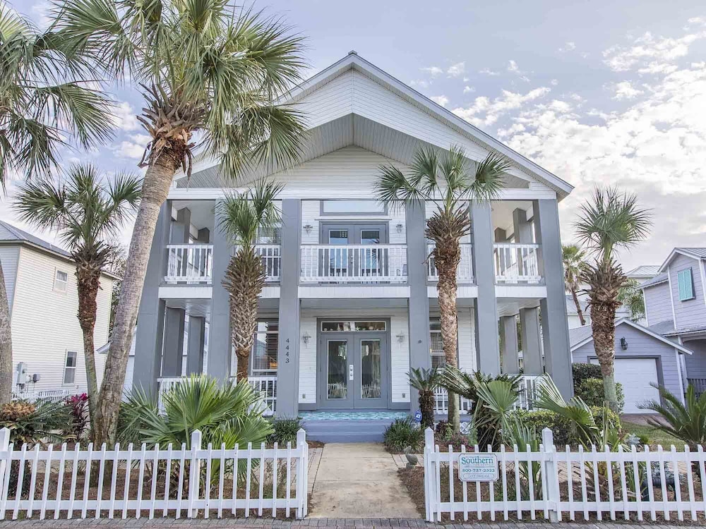Day Dream by Southern Vacation Rentals — 4-Star Luxury Hotel in Destin, United States