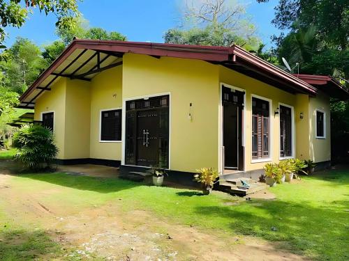 Moon Star Villa — 4-Star Luxury Hotel in Weligama, Sri Lanka