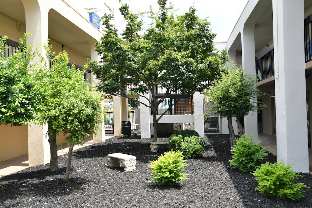 Baymont by Wyndham Macon I 75 - photo 29