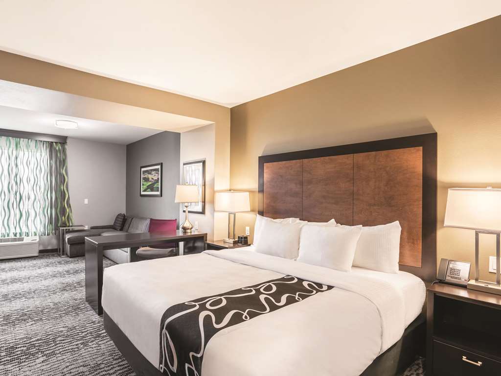 La Quinta Inn & Suites by Wyndham Walla Walla - photo 18