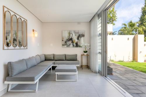 Lisburn On Clifton Beach House Modern with views