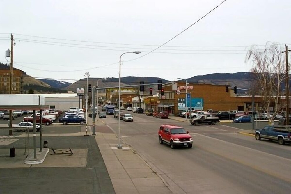 Royal Motor Inn - photo 19