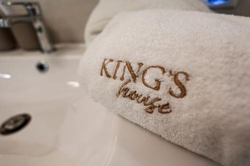 King's House Apartments — 4-Star Luxury Hotel in Palermo, Italy
