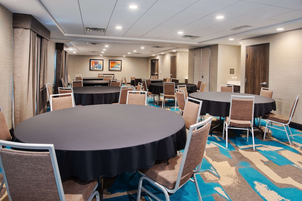 Hampton Inn Union City - photo 23