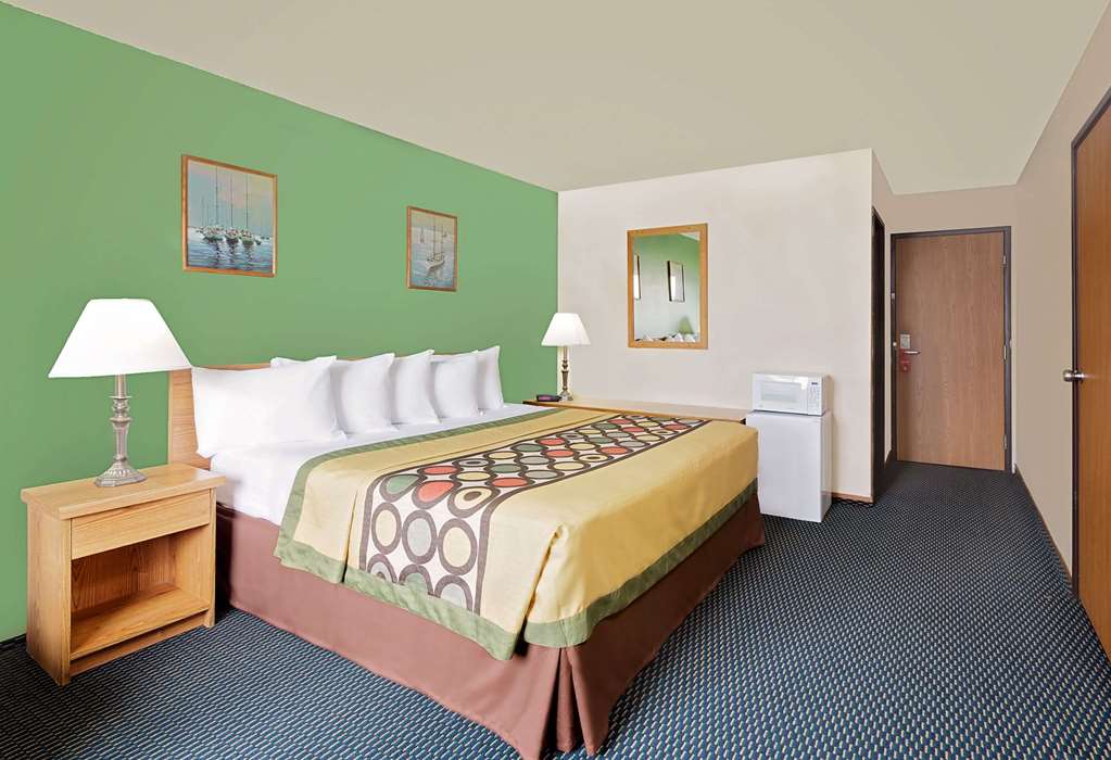 Super 8 by Wyndham Marshall - photo 9