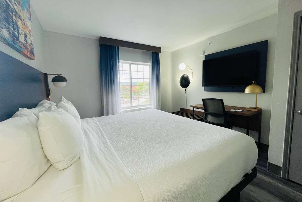 La Quinta Inn & Suites by Wyndham Birmingham Homewood - photo 29