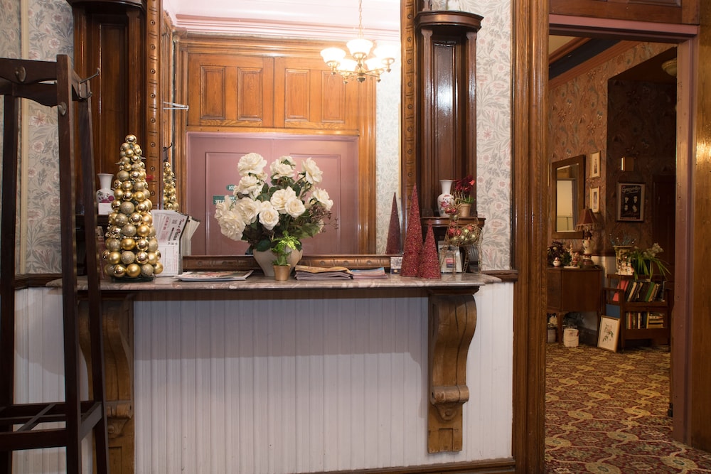 Biltmore Suites Hotel - photo 3