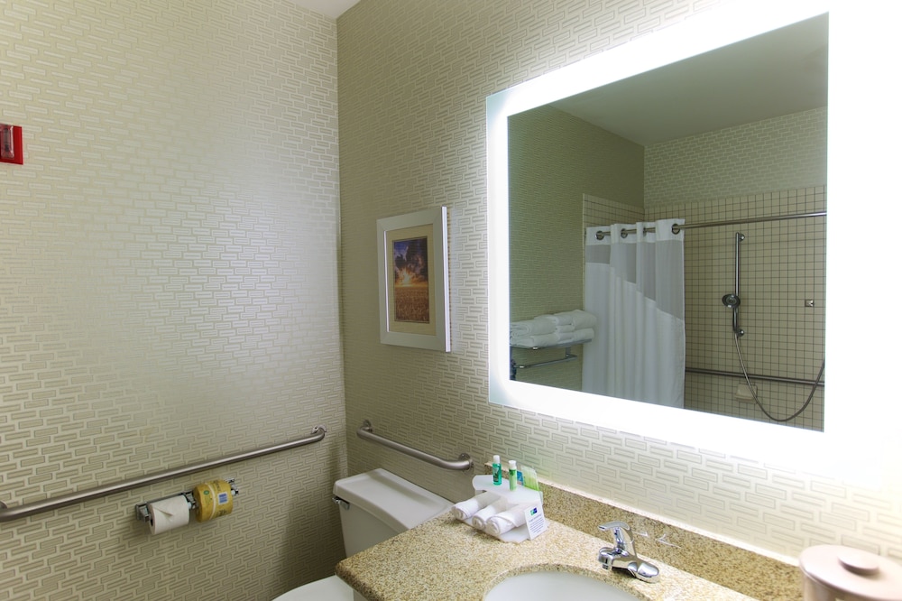 Holiday Inn Express Fargo West Acres by IHG - photo 21