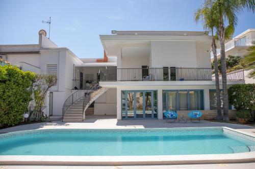 Villa Ravanica — 4-Star Luxury Hotel in Marina Di Ragusa, Italy