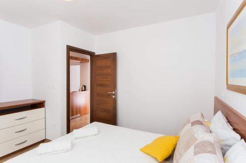Apartments Gravosa