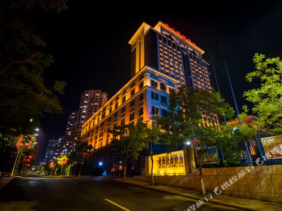 Zhaofeng International Hotel — hotel in Kuancheng