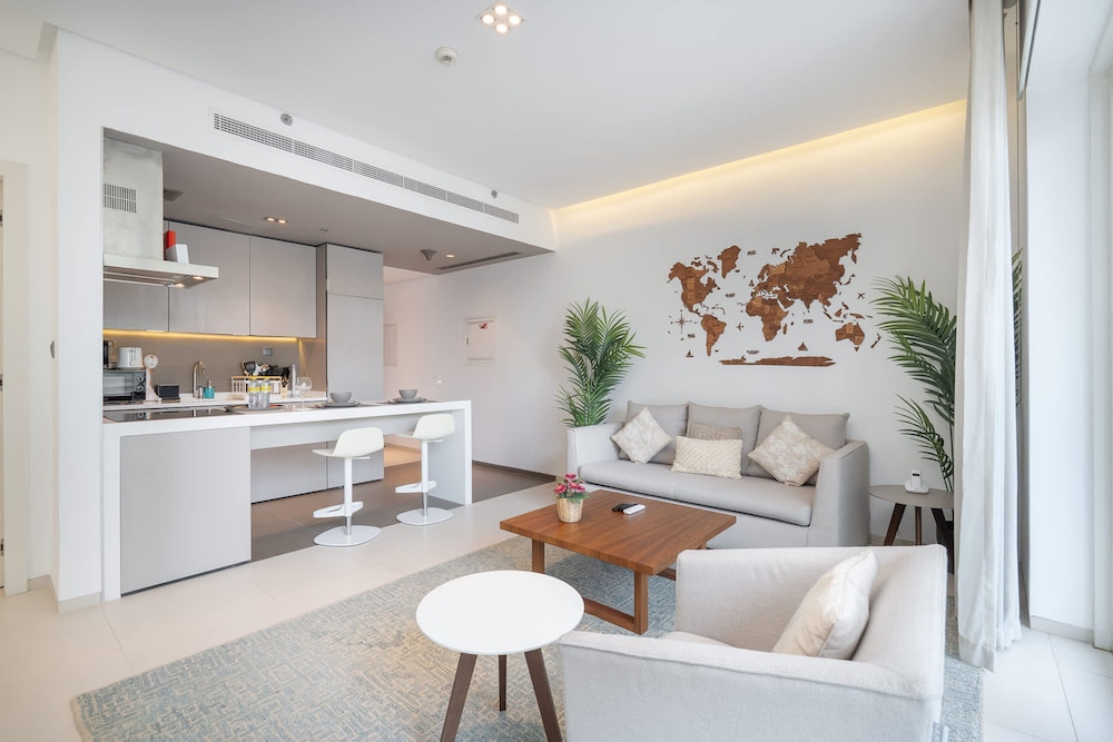 Free housekeeping visits during your stay StayShort Majestic 1 Bedroom Flat Perfect for 4 in Marina — 4-Star Luxury Hotel in Dubai, United Arab Emirates