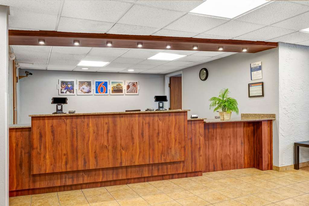 Motel 6 Elk Grove Village IL O'Hare - photo 22